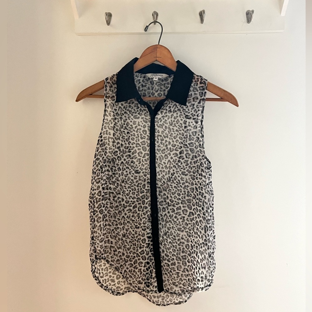 Black and Gray Collared Cheetah Print Top - Size: M